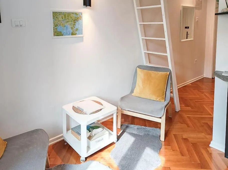 Appartement Loft Bed Studio With Free Parking, 2 Bikes! Self Check In, Wi-Fi, Ac Pula Kroatië