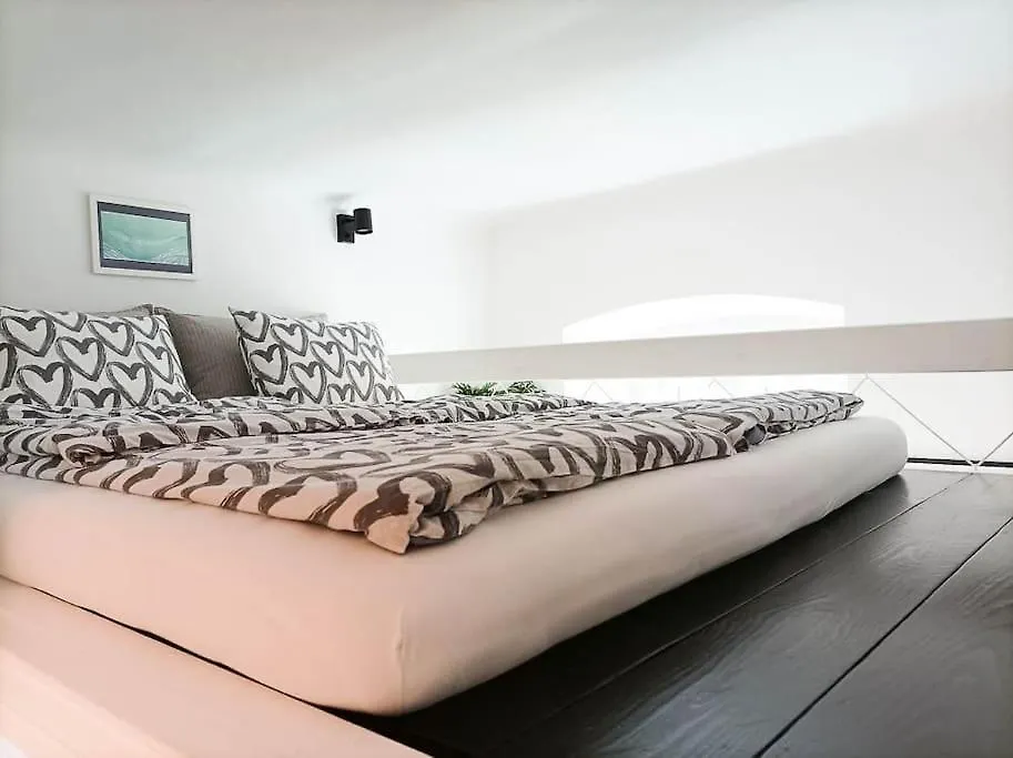 Apartment Loft Bed Studio With Free Parking, 2 Bikes! Self Check In, Wi-Fi, Ac Pula Croatia