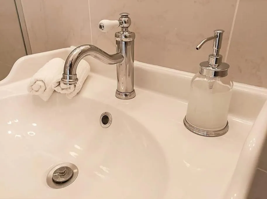 Loft Bed Studio With Free Parking, 2 Bikes! Self Check In, Wi-Fi, Ac Pula